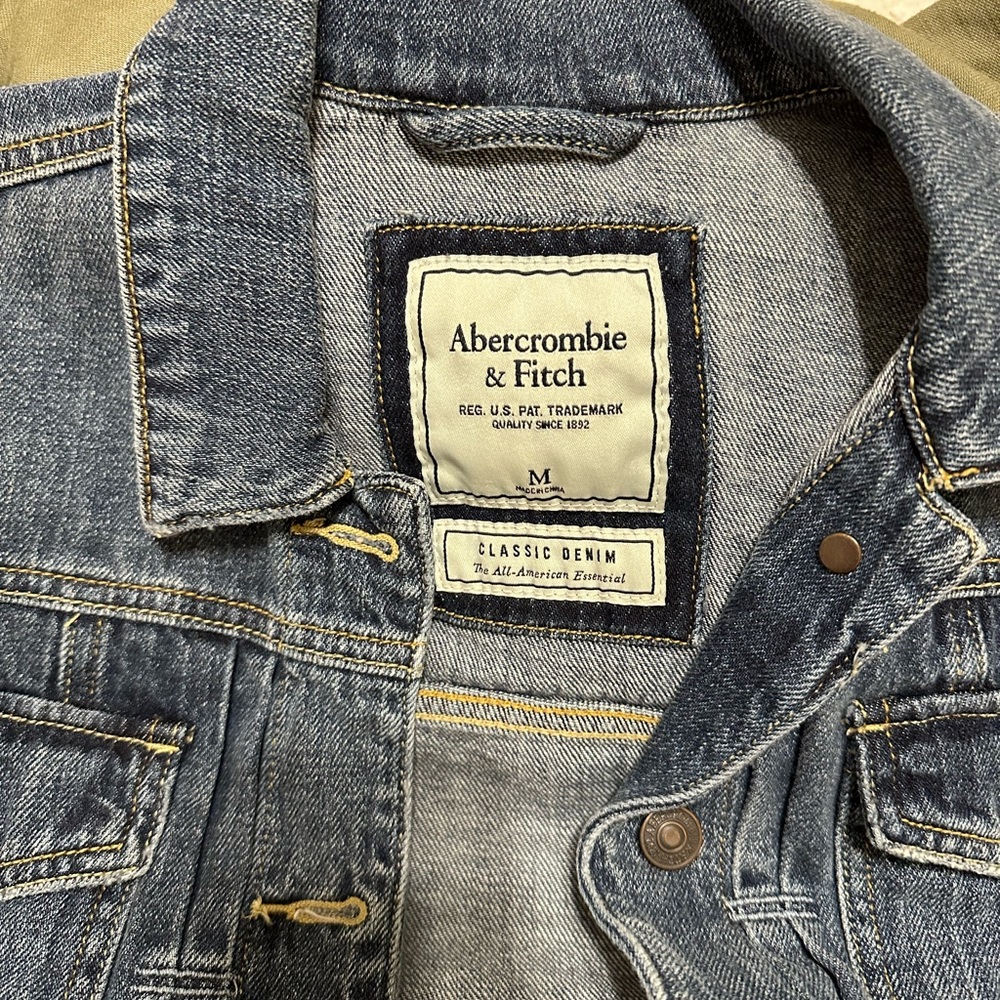 Abercrombie&Fitch Classic Denim Jacket Size M